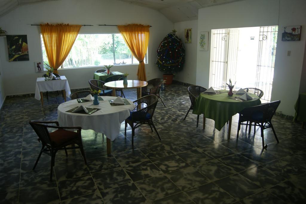 San San Tropez Hotel Port Antonio Eksteriør billede